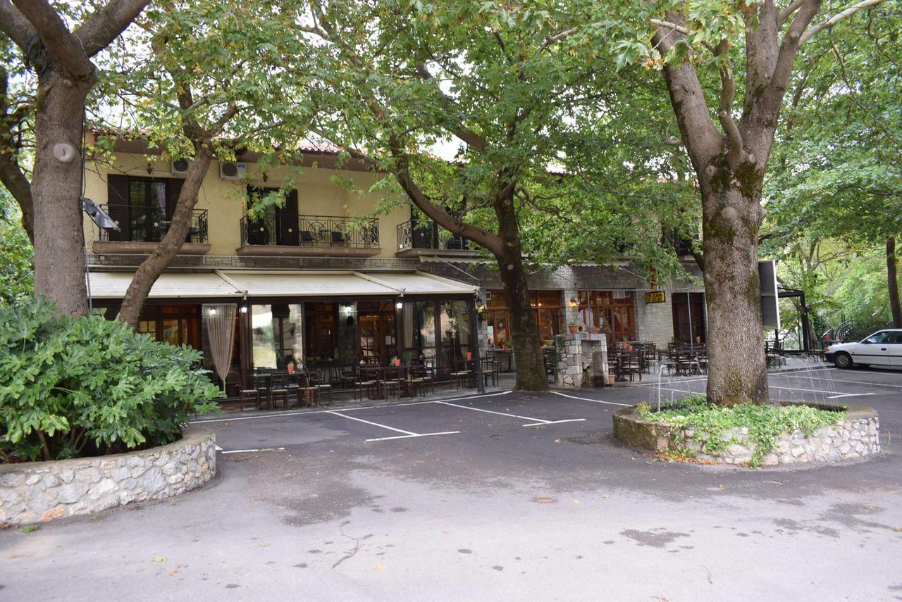 Hani Zemenou Arachova Exterior photo